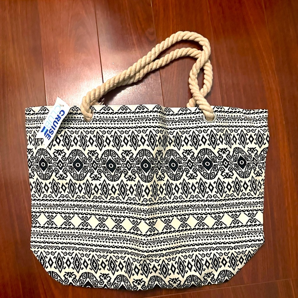 BRAND NEW! ✨ Black and white large tote bag